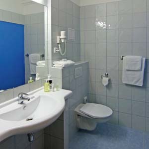 http://prague.albion-hotel-prague-congress-center.tobook.com/photos/7588_albion-hotel-prague-congress-c%20Standard%20bathroom.jpg